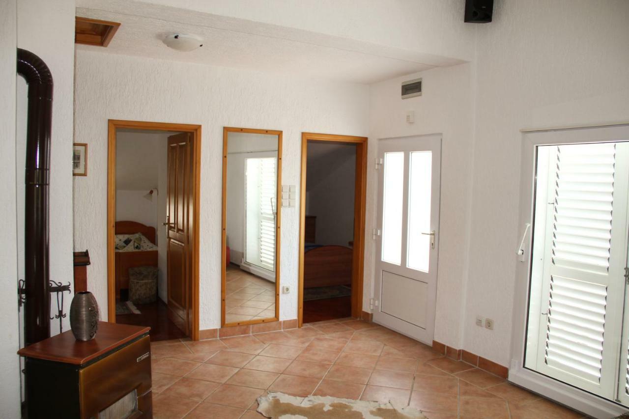 Apartmani Rasan Malinska Kültér fotó